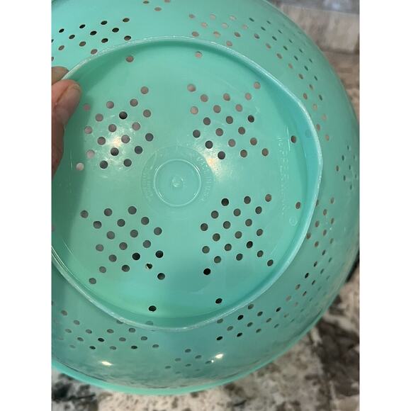 Tupperware Vintage Jadeite Green Footed Colander Strainer Bowl 339 Jade - Picture 4 of 6